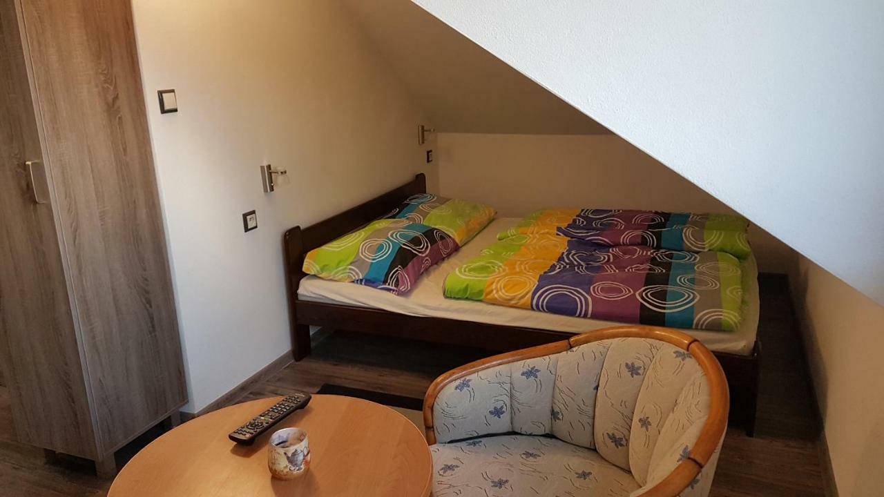 Room With A High Tatras View And Fireplace Štrba Buitenkant foto